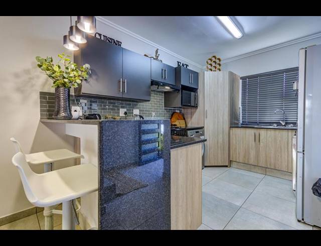 3 BEDROOM DUPLEX FOR SALE IN GLEN EAGLE ESTATE